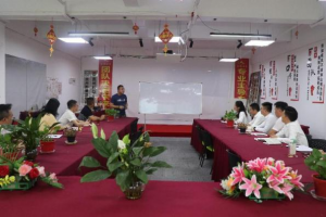 心存感恩，一路同行——新竹高于舊竹枝，全憑老干為扶持